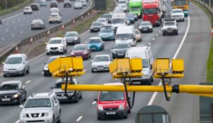 Autovelox non pagare le multe ci pensa il comune - Inchiostroverde.it (fonte foto Canva)