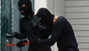 Boom di furti in Italia - Inchiostroverde.it (Fonte foto Canva)
