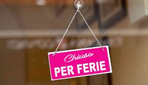 Chiuso per ferie dopo i 12 giorni paghi 200 euro - Inchiostroverde.it (Fonte foto Canva)
