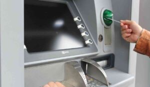 Chiusura banca record - Inchiostroverde.it (Fonte foto Canva)