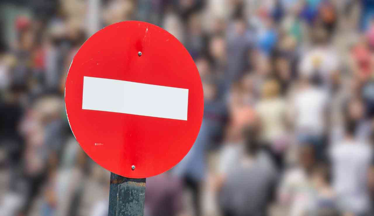 Coprifuoco ufficiale in Italia - Inchiostroverde.it (Fonte foto Canva)