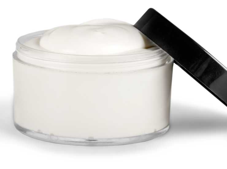 Creme viso contraffatte - Inchiostroverde.it (Fonte foto Canva)