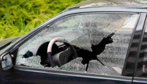 Parcheggi addio strisce bianche - Inchiostroverde.it (Fonte foto Canva)