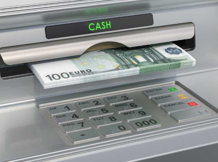 Truffa bancomat da 4500 euro - Inchiostroverde.it (Fonte foto Canva)