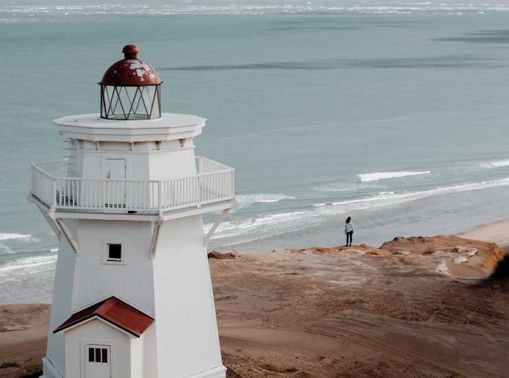 Vacanza in questo faro isolati da tutto - Inchiostroverde.it (Fonte foto Canva)
