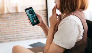 App che ti ruba i soldi dal cellulare - Inchiostroverde.it. (Fonte foto Canva)