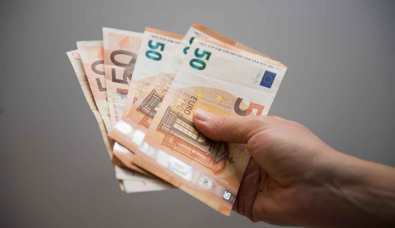 Bonus 500 euro dall'Inps come richiederlo - Inchiostroverde.it (Fonte Foto Canva)