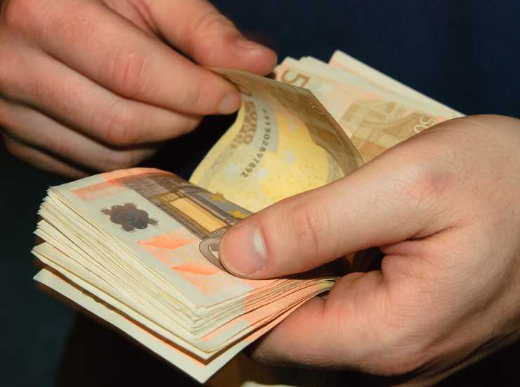 Bonus da 1500 euro come richiederlo - Inchiostroverde.it (Fonte foto Canva)
