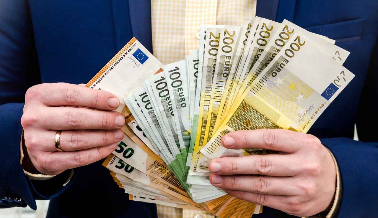 Bonus da 1500 euro come richiederlo - Inchiostroverde.it (Fonte foto Canva)