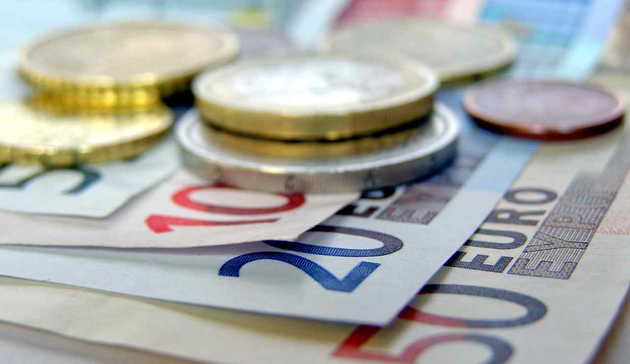 Bonus da 500 euro ecco come richiederlo - Inchiostroverde.it (Fonte foto Canva)