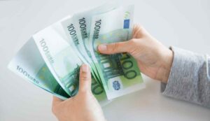 Bonus da 600 mila euro come richiederlo - Inchiostroverde.it (Fonte foto Canva)