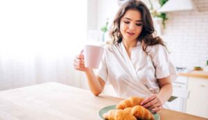 Colazione attenzione al colesterolo - Inchiostroverde.it (Fonte foto Canva)