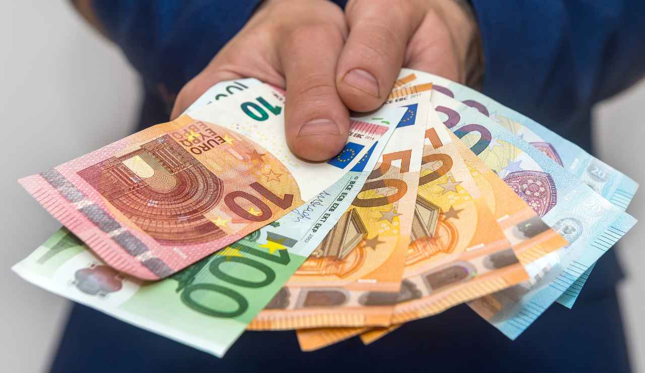 Assegno di Inclusione dopo il rinnovo attenzione Assegno di Inclusione - Inchiostroverde.it (Fonte foto Canva)