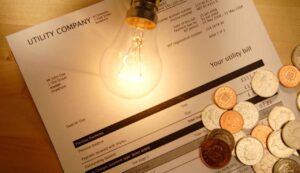 Bonus di Natale risparmio 65% sulle bollette - Inchiostroverde.it (Fonte foto Canva)