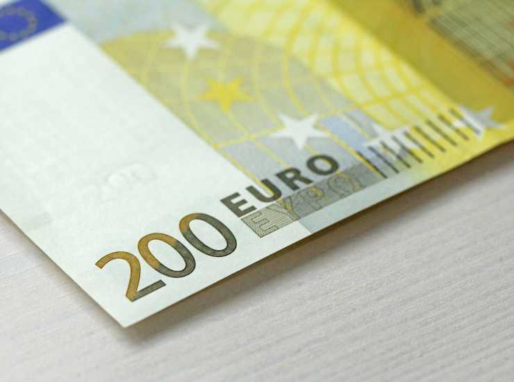 Bonus famiglie 200 euro da novembre - Inchiostroverde.it (Fonte foto Canva)
