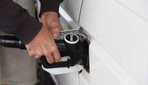 Carburante gratis ad ottobre - Inchiostroverde.it (Fonte foto Canva)