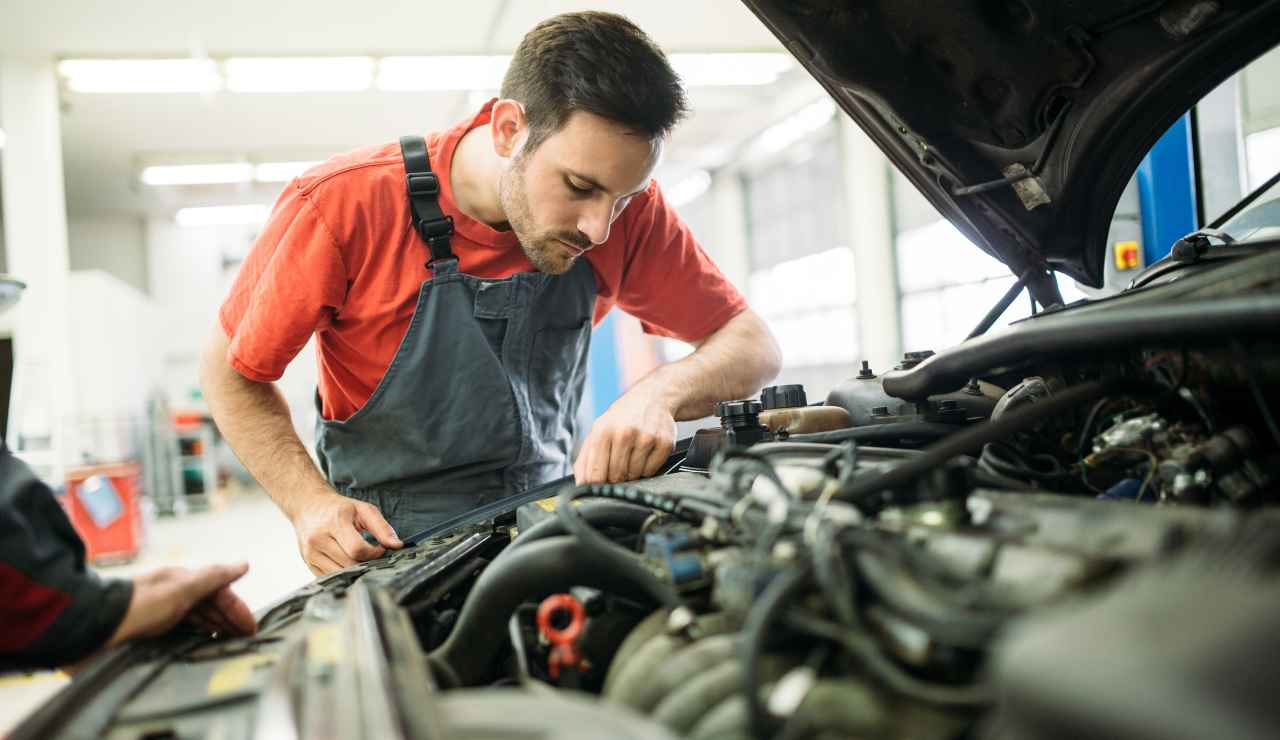 Dispositivo auto di cosa si tratta - Inchiostroverde.it (Fonte foto Canva)