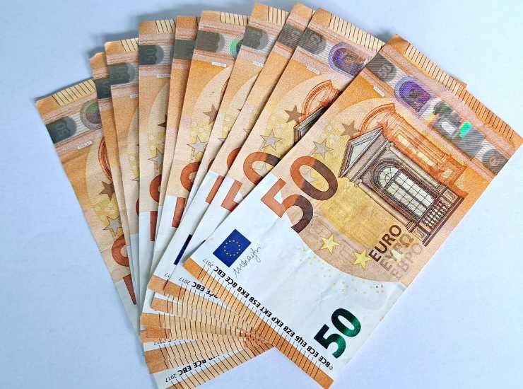 Inps ti rimborsa 900 euro - Inchiostroverde.it (Fonte foto Canva)