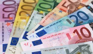 Inps ti rimborsa 900 euro - Inchiostroverde.it (Fonte foto Canva)