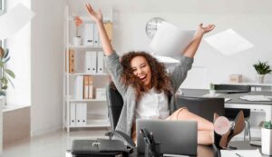 Lavoro dei sogni a 18 euro l'ora - Inchiostroverde.it (Fonte Foto Canva)