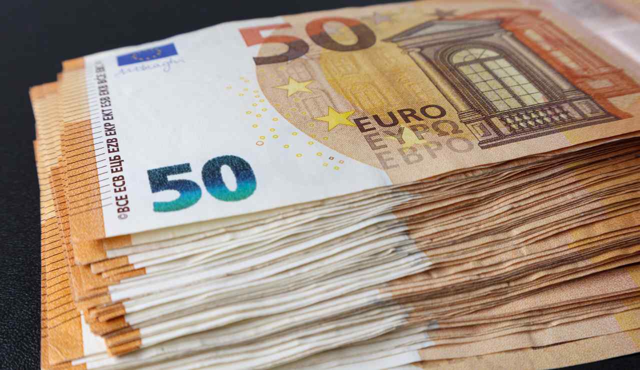 Pensione sale a 1000 euro l'annuncio dell'Inps - Inchiostroverde.it (Fonte foto Canva)