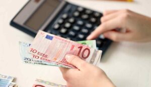 Pensione se hai iniziato a lavorare prima del 2000 - Inchiostroverde.it (Fonte foto Canva)