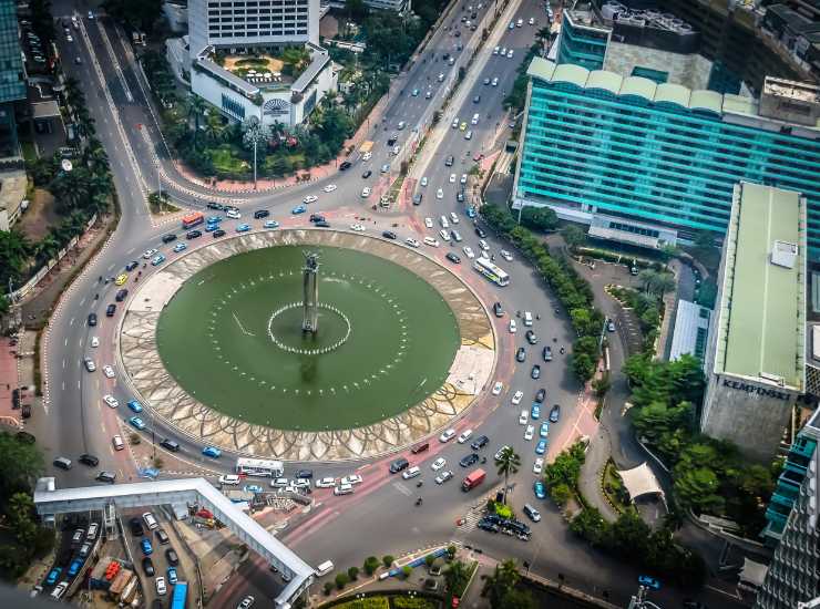 Rotatoria in strada ti becchi 700 euro di multa - Inchiostroverde.it (Fonte foto Canva)