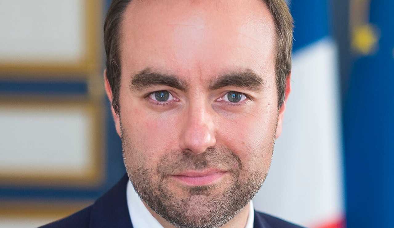 Francia problemi al governo