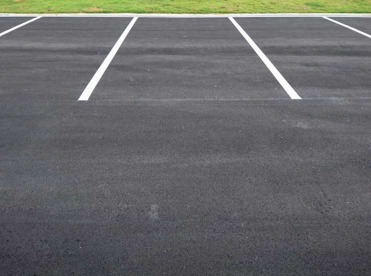 Strisce blu parcheggio non devi pagarle più - Inchiostroverde.it (Fonte foto Canva)
