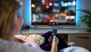 Televisione gratis non dovrai più pagare nulla - Inchiostroverde.it (Fonte foto Canva)