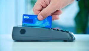 Allarme bancomat la carta ti viene rifiutata - Inchiostroverde.it (Fonte foto Canva)